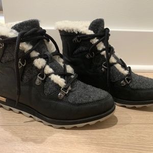 Sorel Sneakchic Alpine Holiday Winter Boots